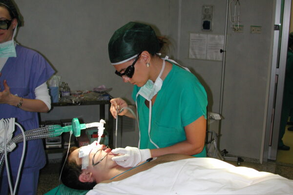 Procedura-laserNdYAG-cavo-orale-1